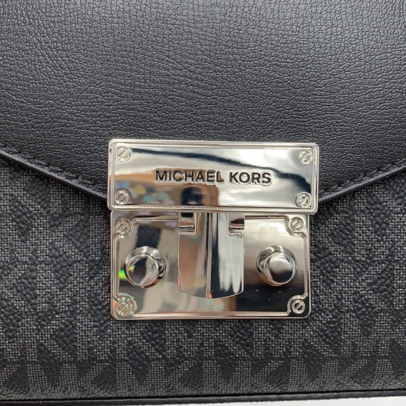 MICHAEL KORS ROSE SMALL XBODY BLACK SIGNATURE COLOR - Picture 16 of 16